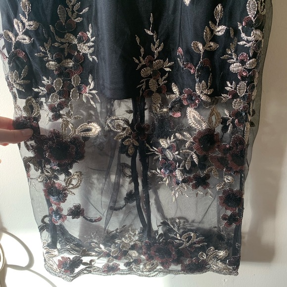 Black dress with embellished appliqués - Picture 6 of 6